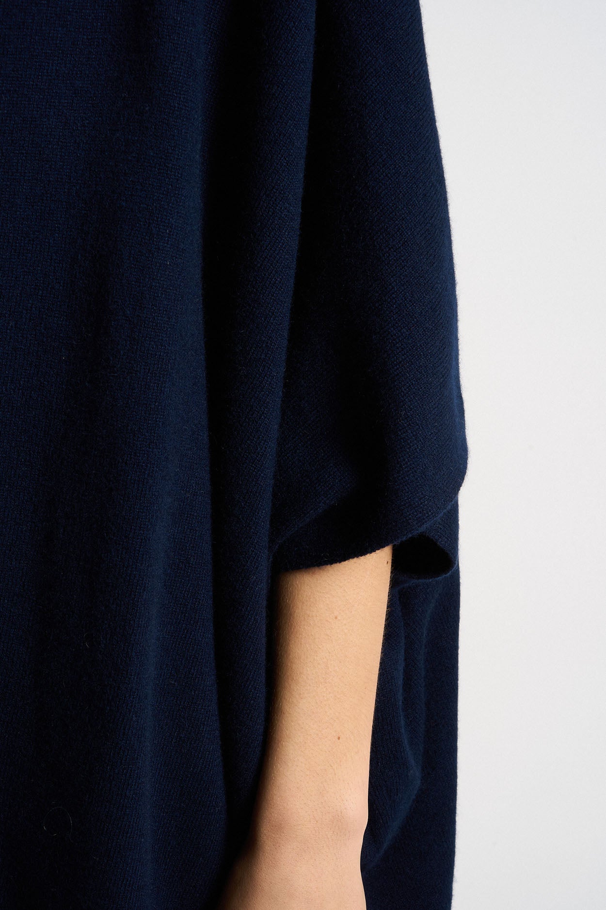 Gilet poncho 100% Cachemire GWENN Marine - vue 4