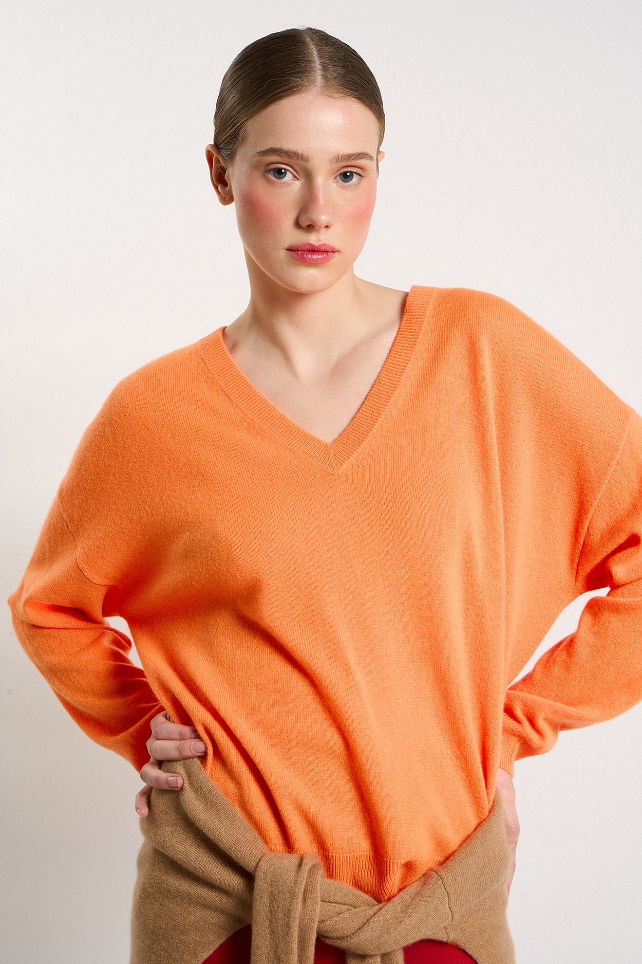 Pull col V 100% Cachemire MAPOUPY Orange fluo - vue 2