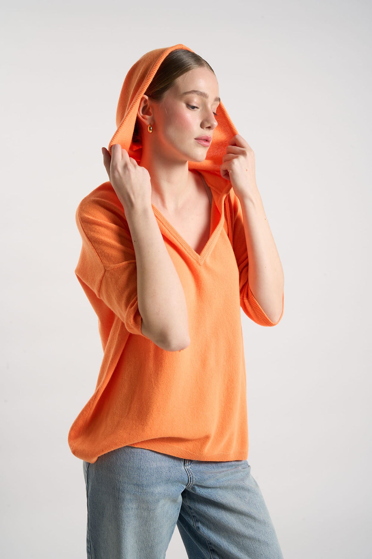 Pull col V hoodie 100% Cachemire MALCOLMA Orange fluo - vue 2